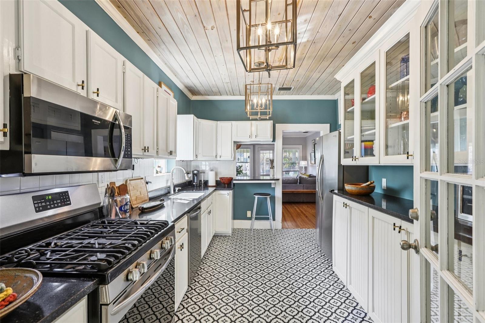 Image 23 of 66 For 921 3rd Street N