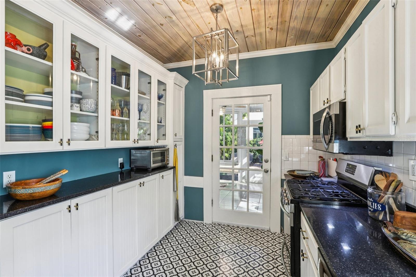 Image 25 of 66 For 921 3rd Street N