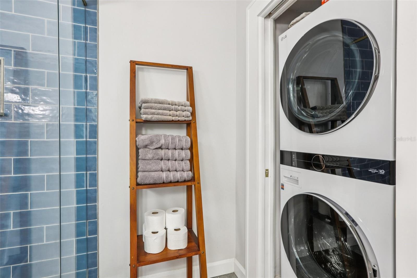 Image 41 of 66 For 921 3rd Street N