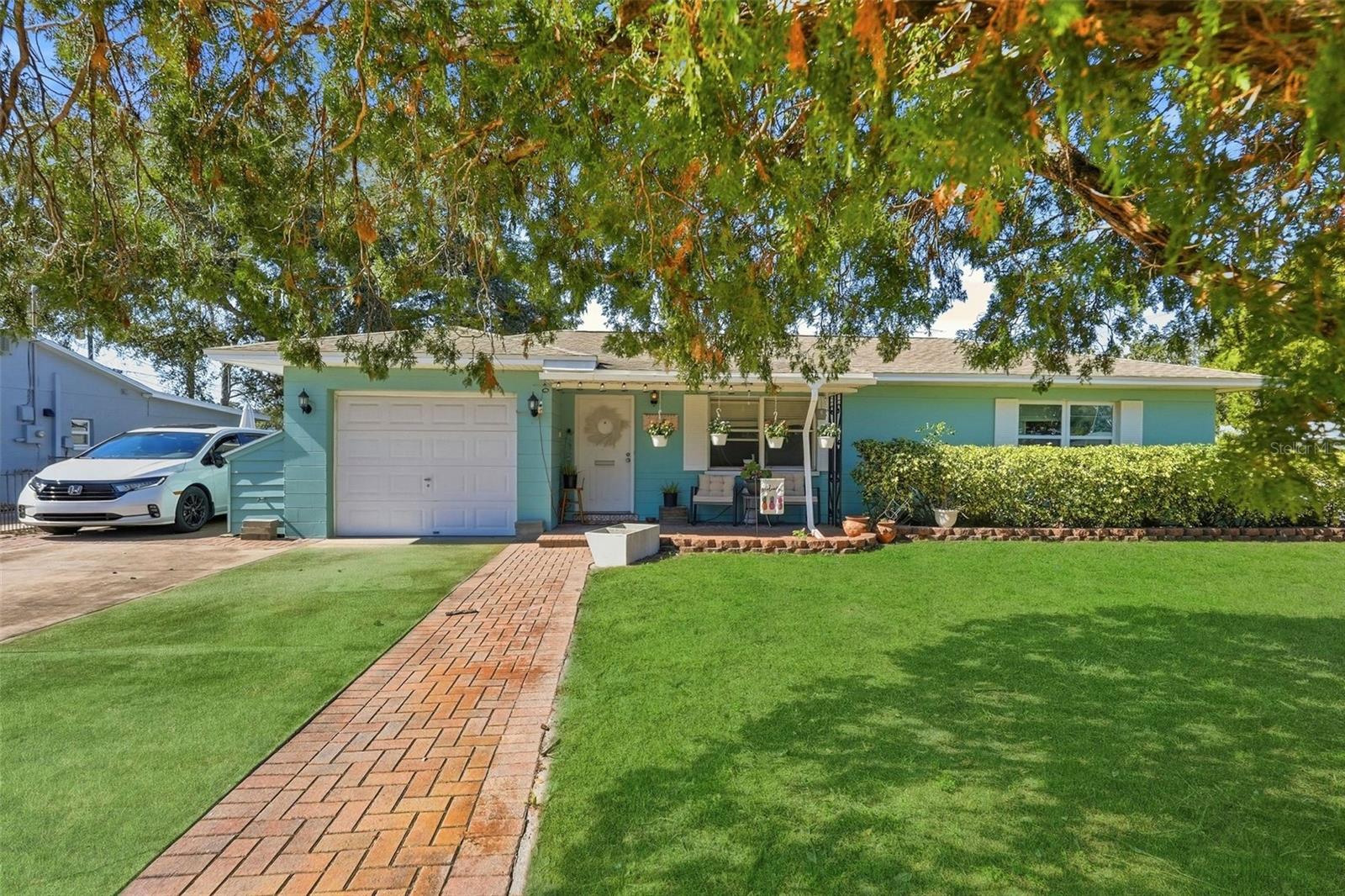 Image 3 of 27 For 3992 62nd Street N