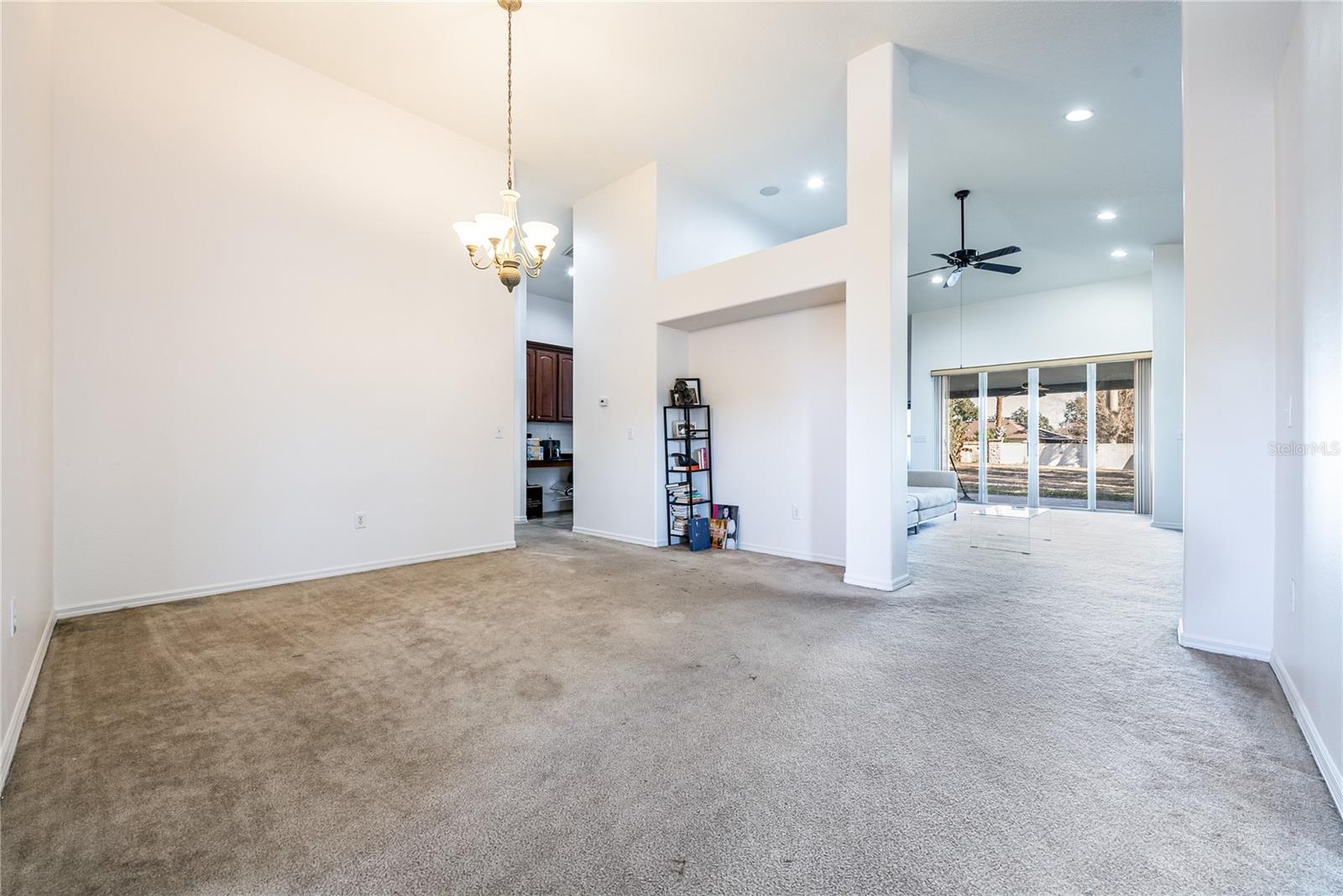 Image 10 of 42 For 1128 Helmsdale Drive