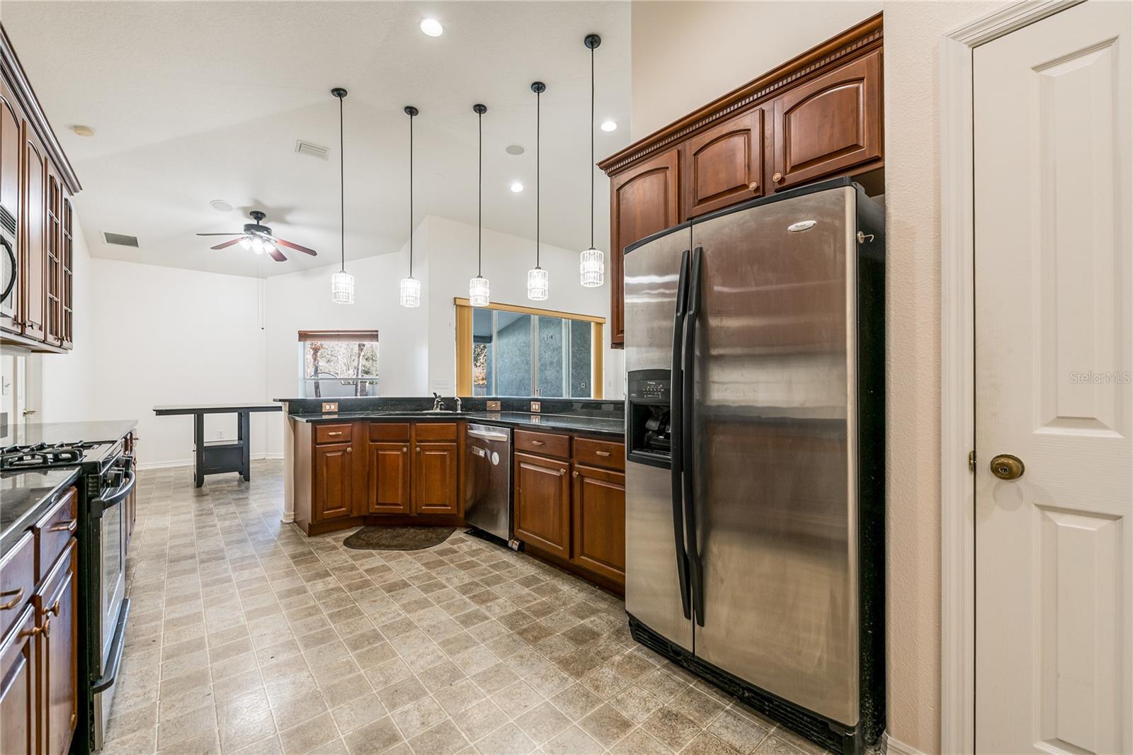 Image 14 of 42 For 1128 Helmsdale Drive