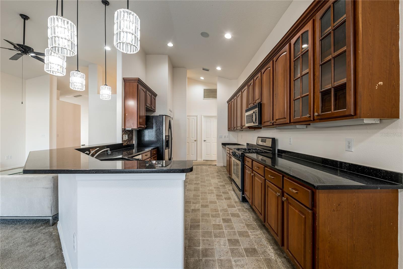 Image 16 of 42 For 1128 Helmsdale Drive