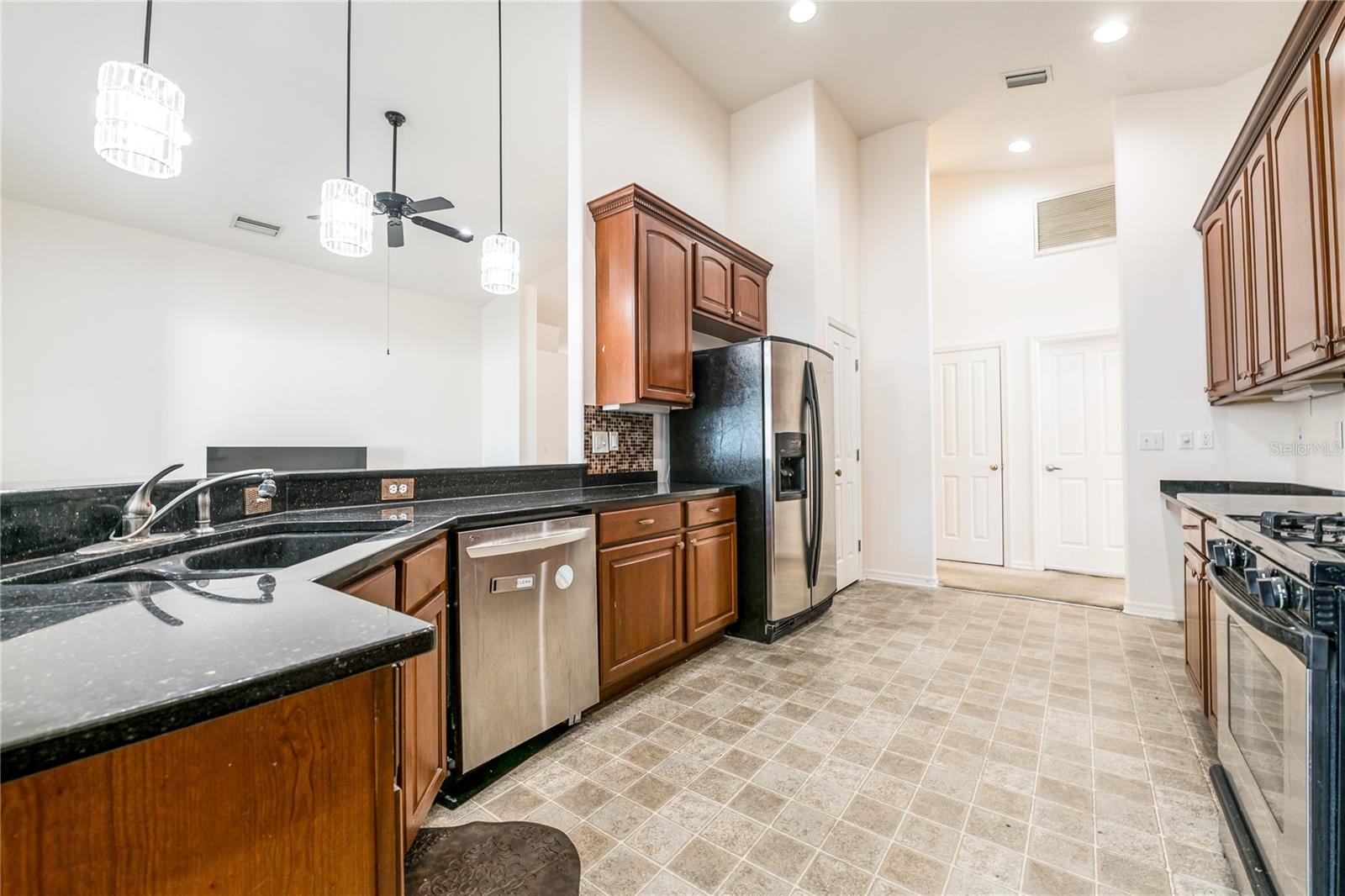 Image 18 of 42 For 1128 Helmsdale Drive