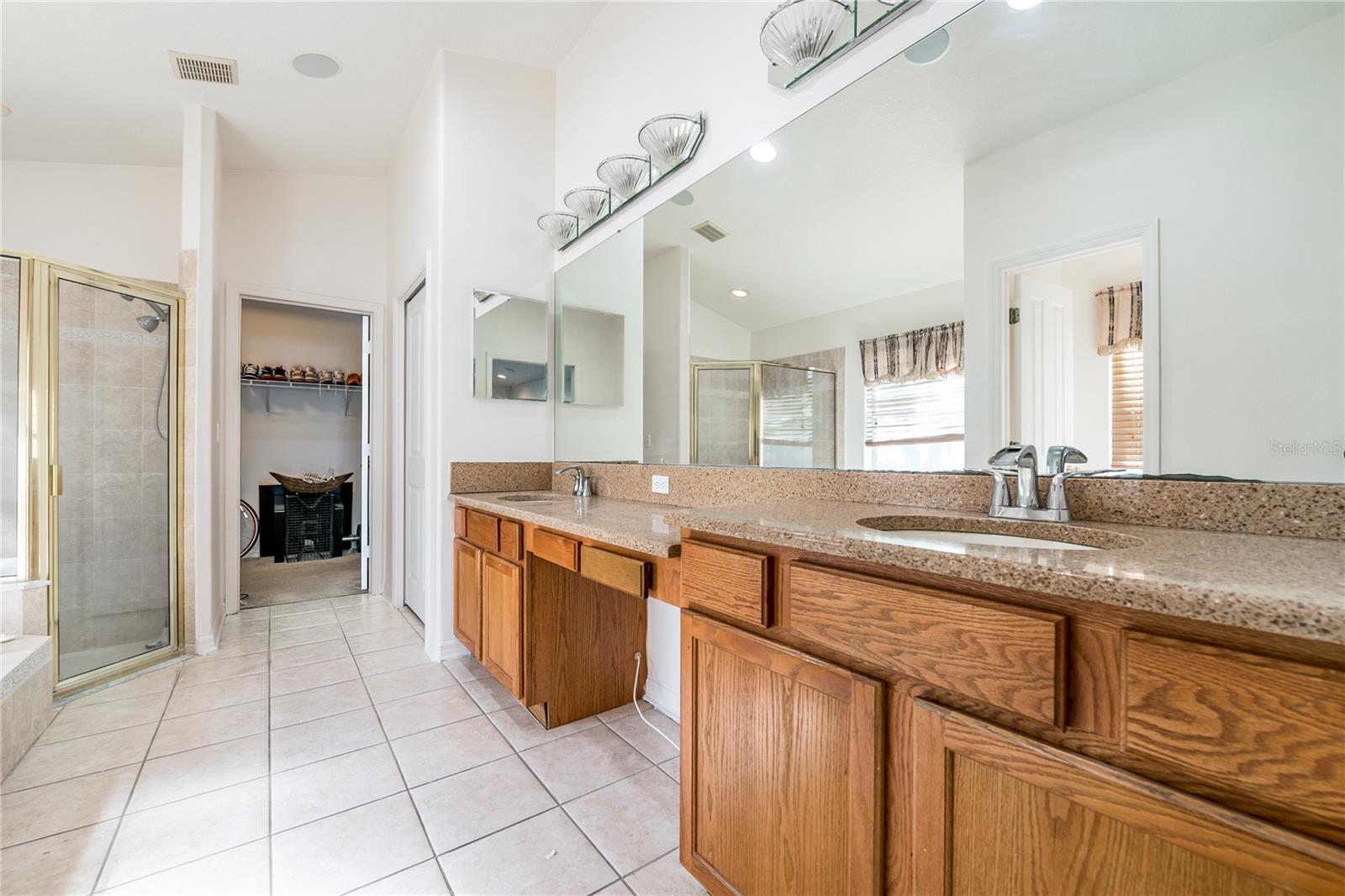 Image 26 of 42 For 1128 Helmsdale Drive