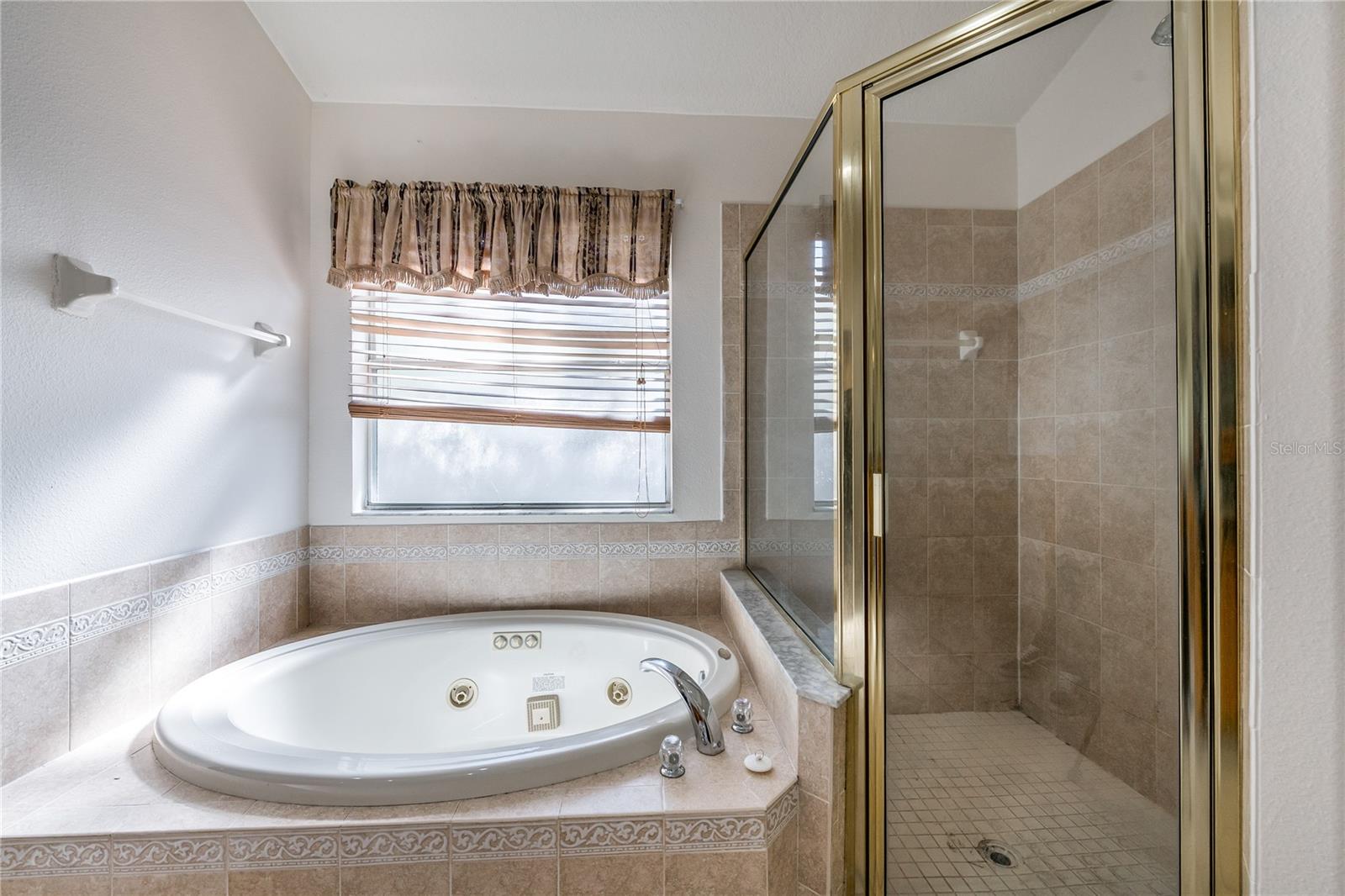 Image 27 of 42 For 1128 Helmsdale Drive