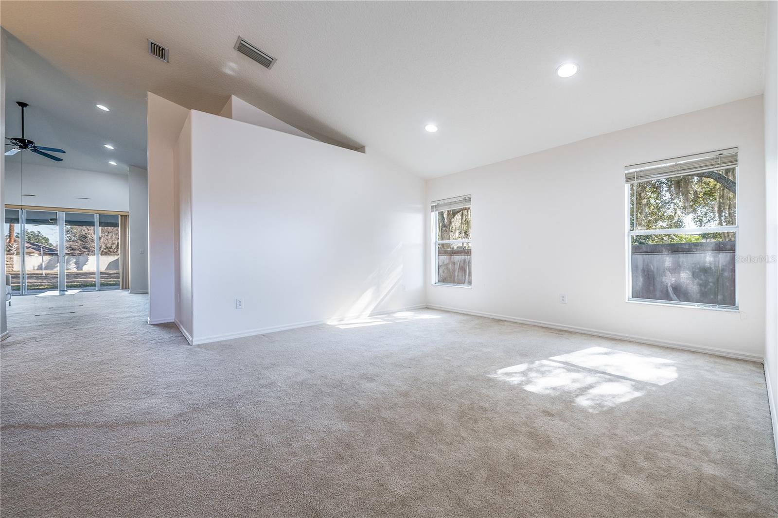 Image 4 of 42 For 1128 Helmsdale Drive