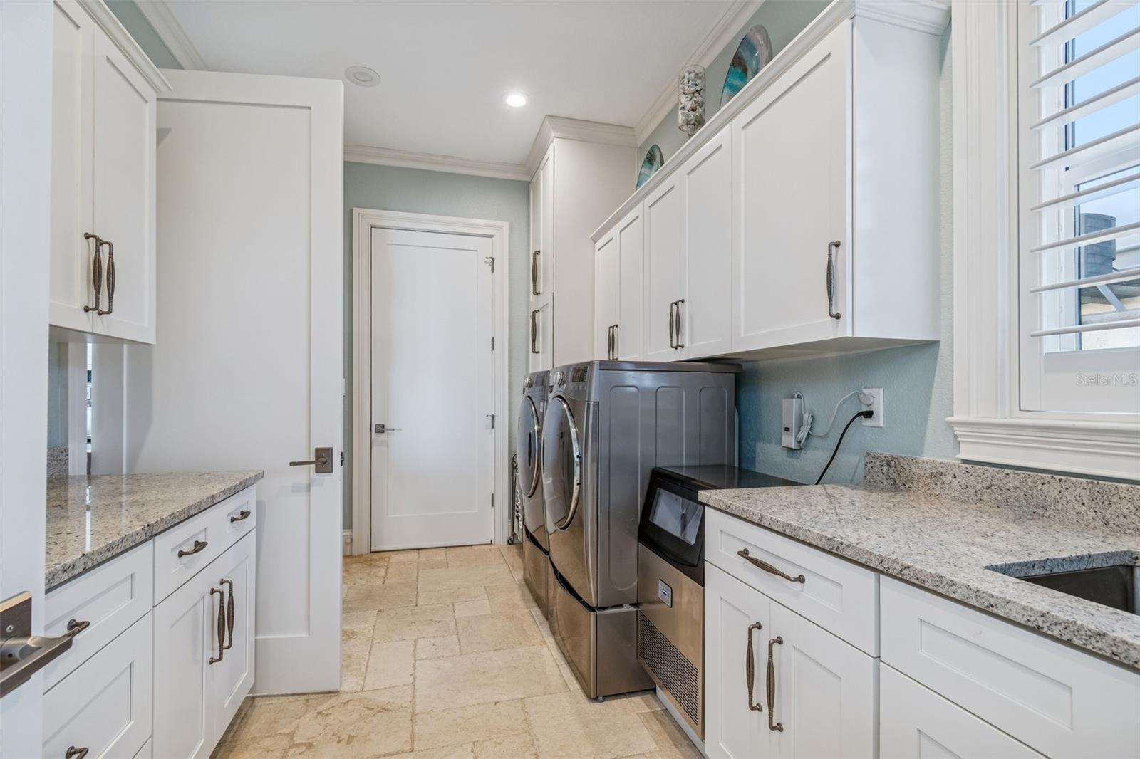 Image 36 of 67 For 605 55th Avenue