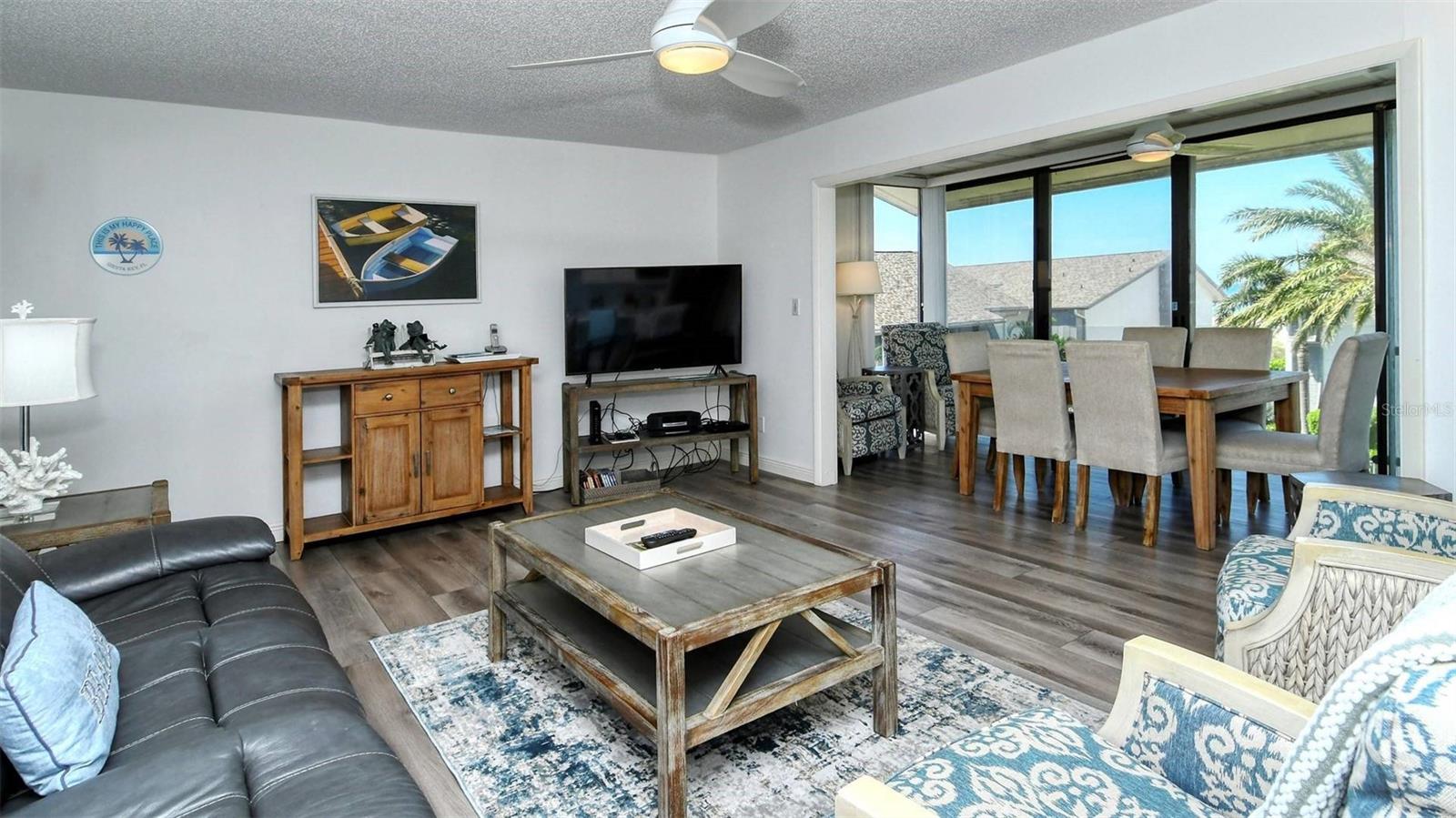 Image 5 of 22 For 6044 Peppertree Way 233b