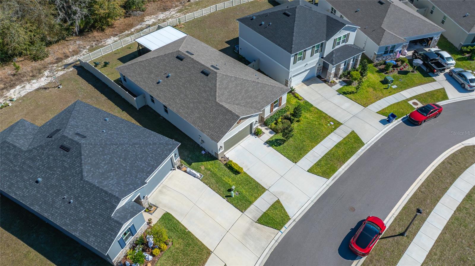 Image 32 of 72 For 20076 Azul Marble Loop