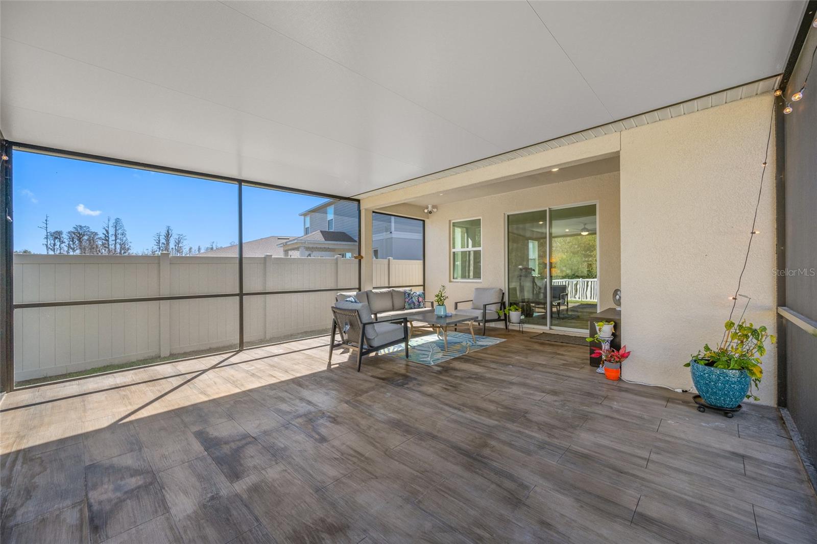 Image 40 of 72 For 20076 Azul Marble Loop