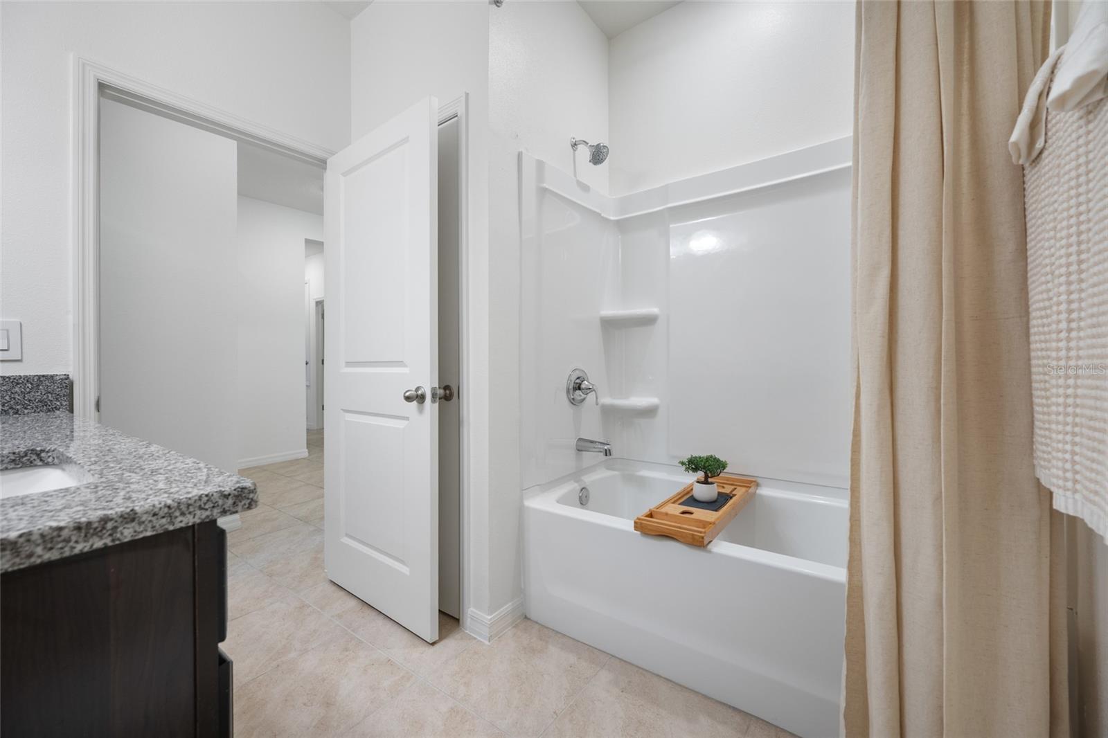 Image 58 of 72 For 20076 Azul Marble Loop