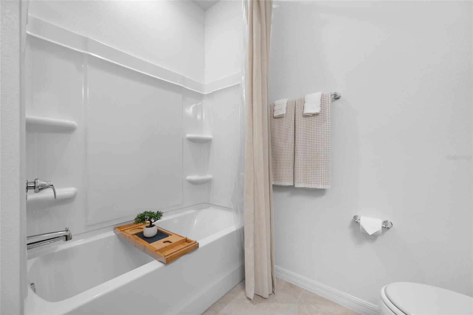 Image 59 of 72 For 20076 Azul Marble Loop