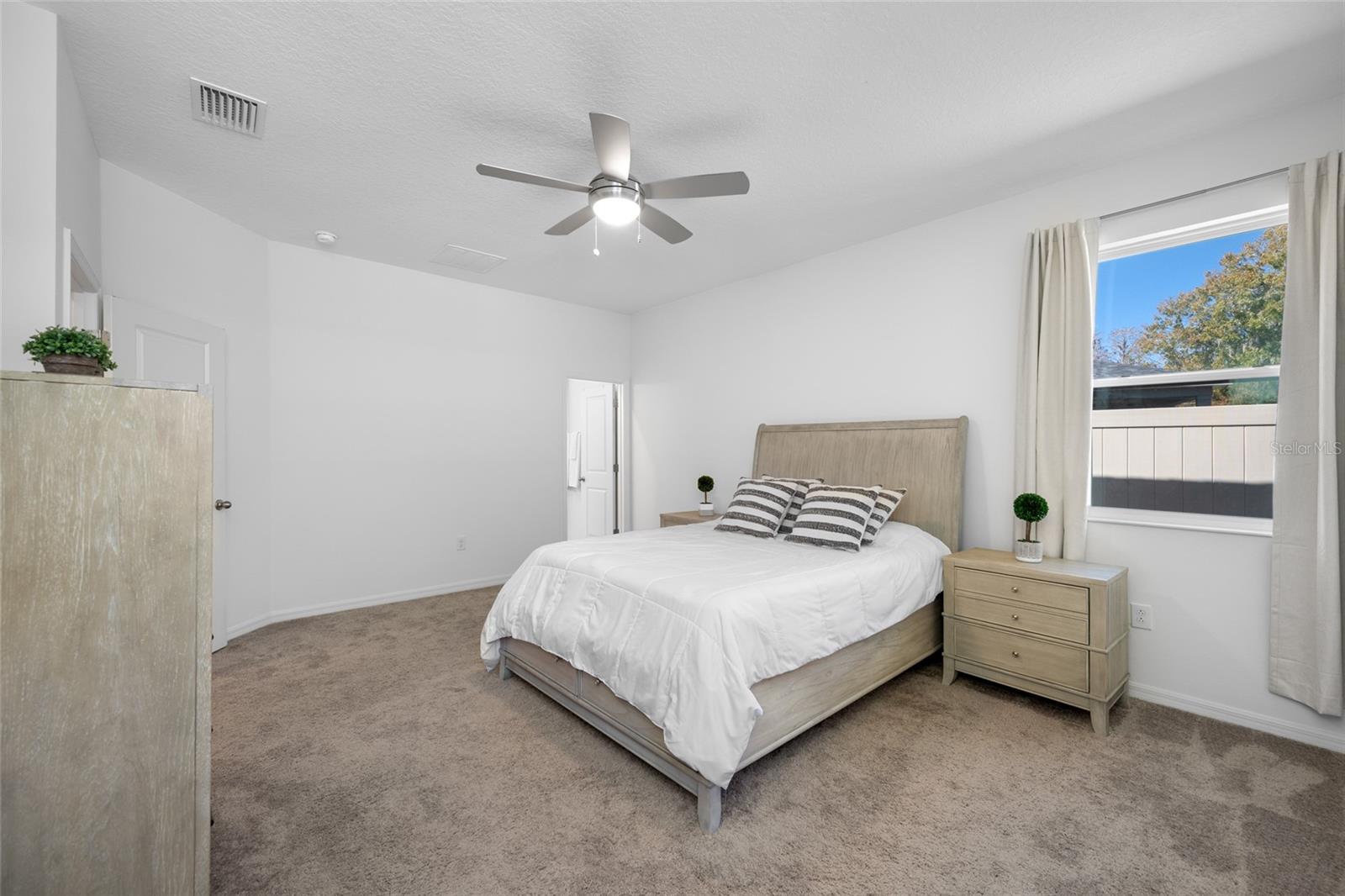 Image 61 of 72 For 20076 Azul Marble Loop