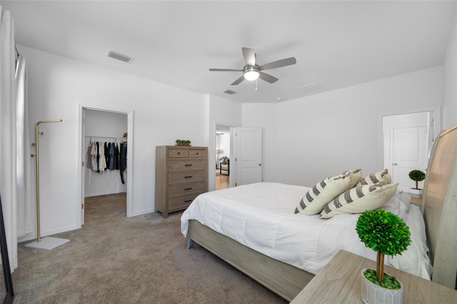 Image 62 of 72 For 20076 Azul Marble Loop