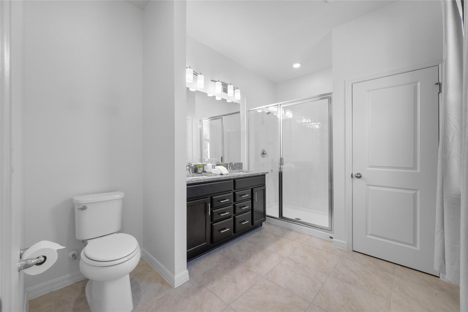 Image 65 of 72 For 20076 Azul Marble Loop