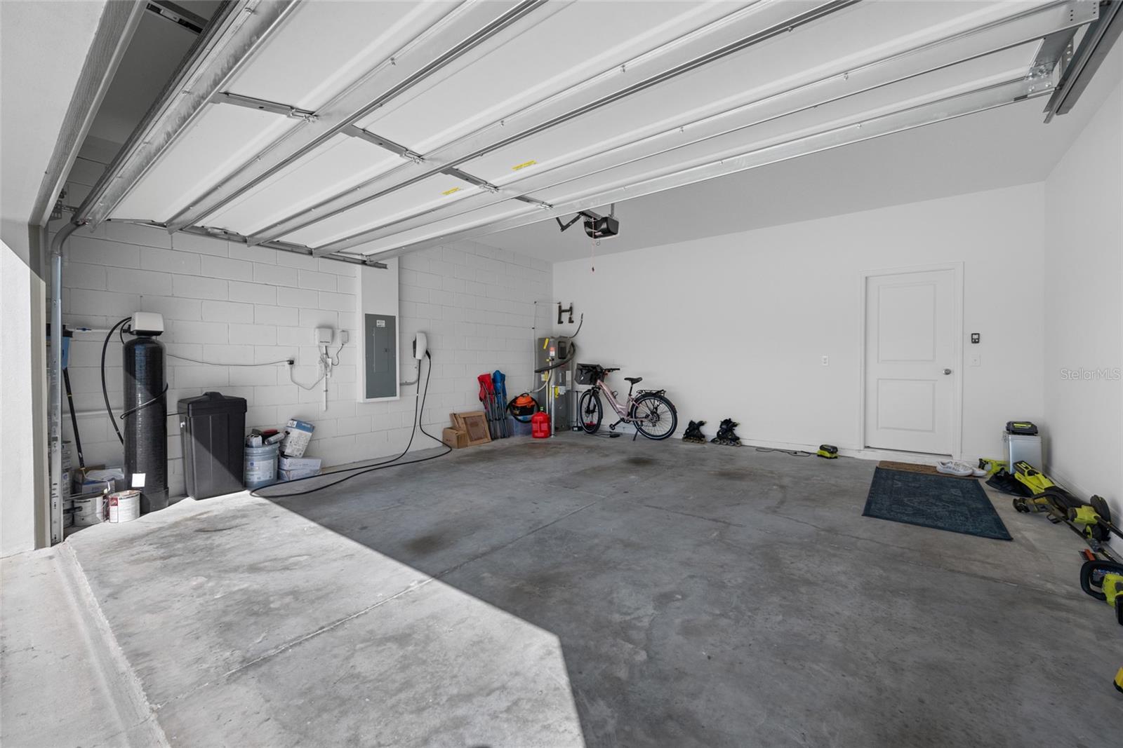 Image 68 of 72 For 20076 Azul Marble Loop