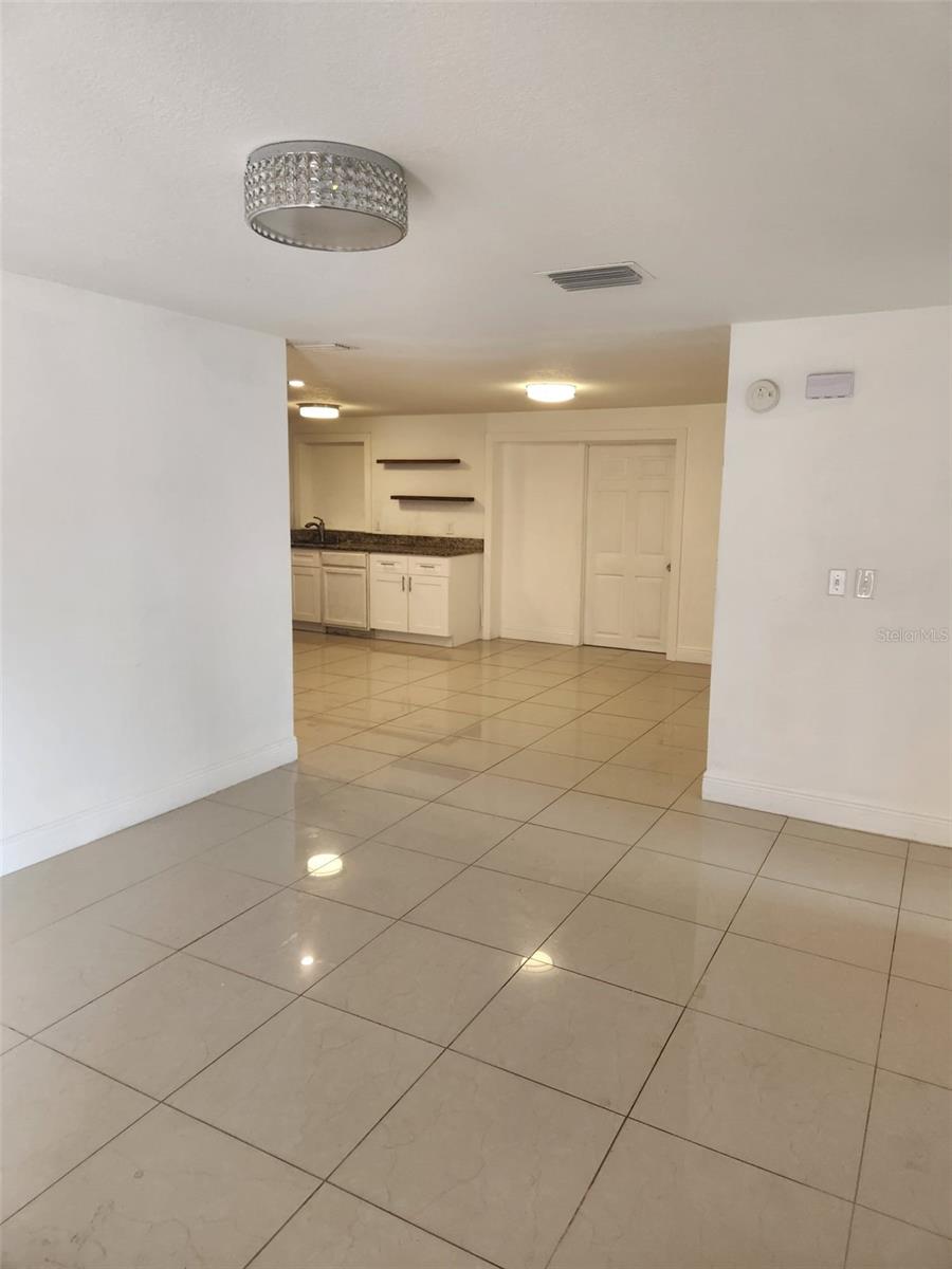 Image 11 of 52 For 8518 Woodlake Drive