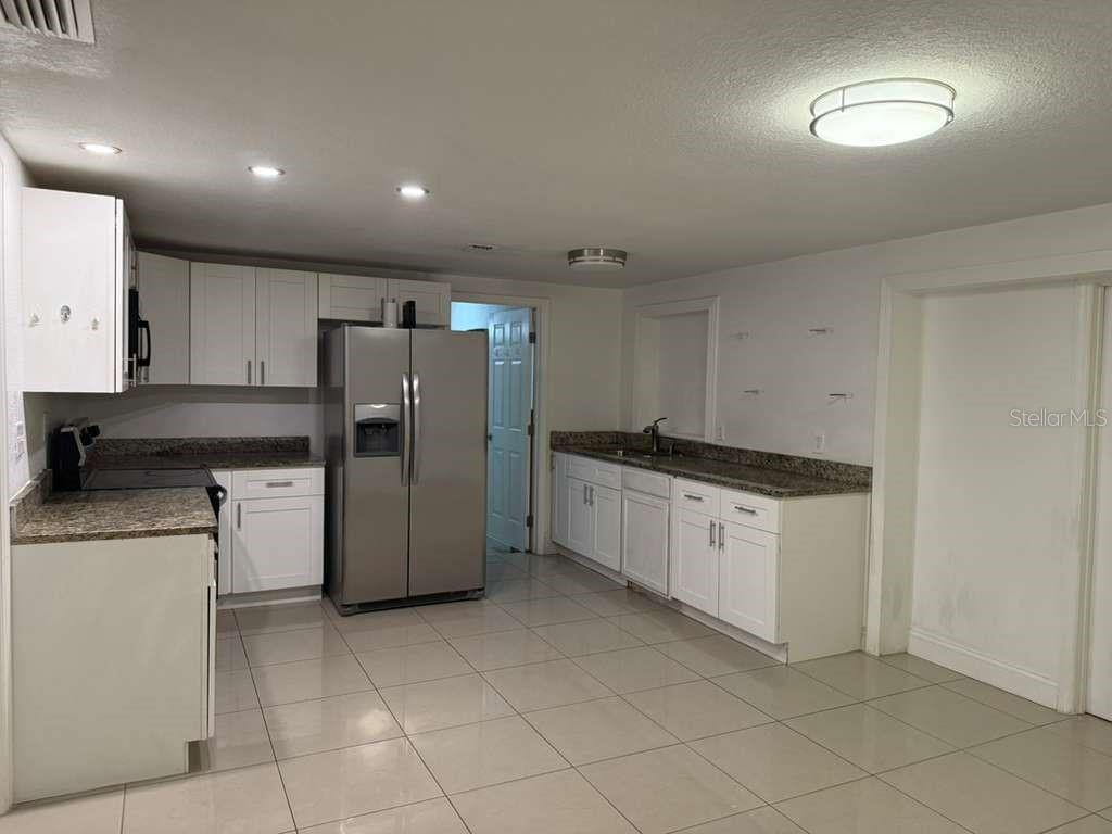 Image 14 of 52 For 8518 Woodlake Drive