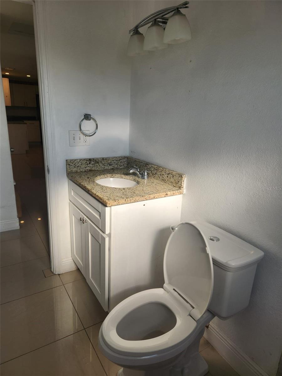 Image 33 of 52 For 8518 Woodlake Drive