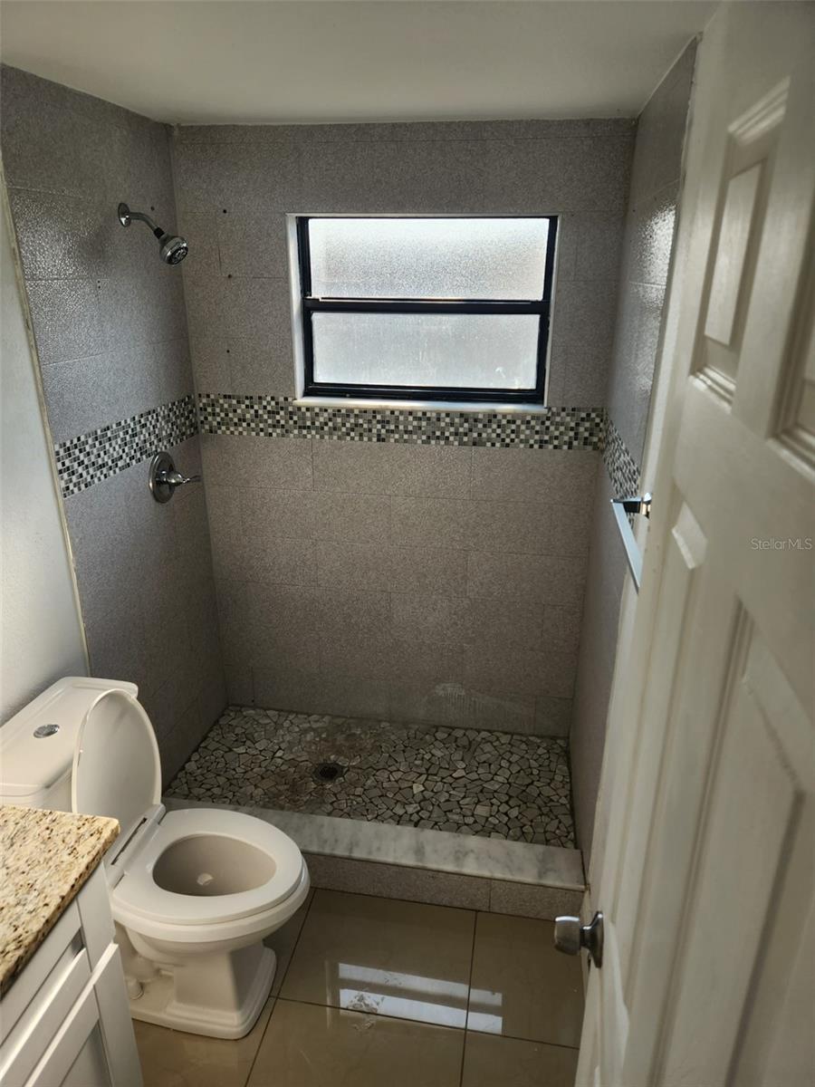 Image 34 of 52 For 8518 Woodlake Drive