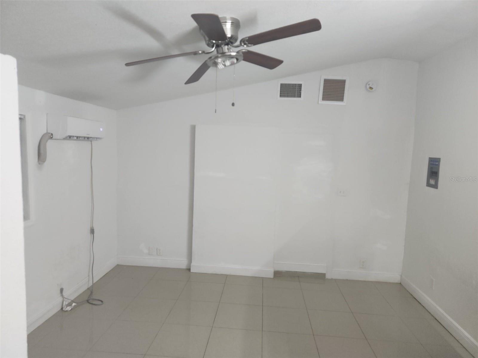 Image 35 of 52 For 8518 Woodlake Drive