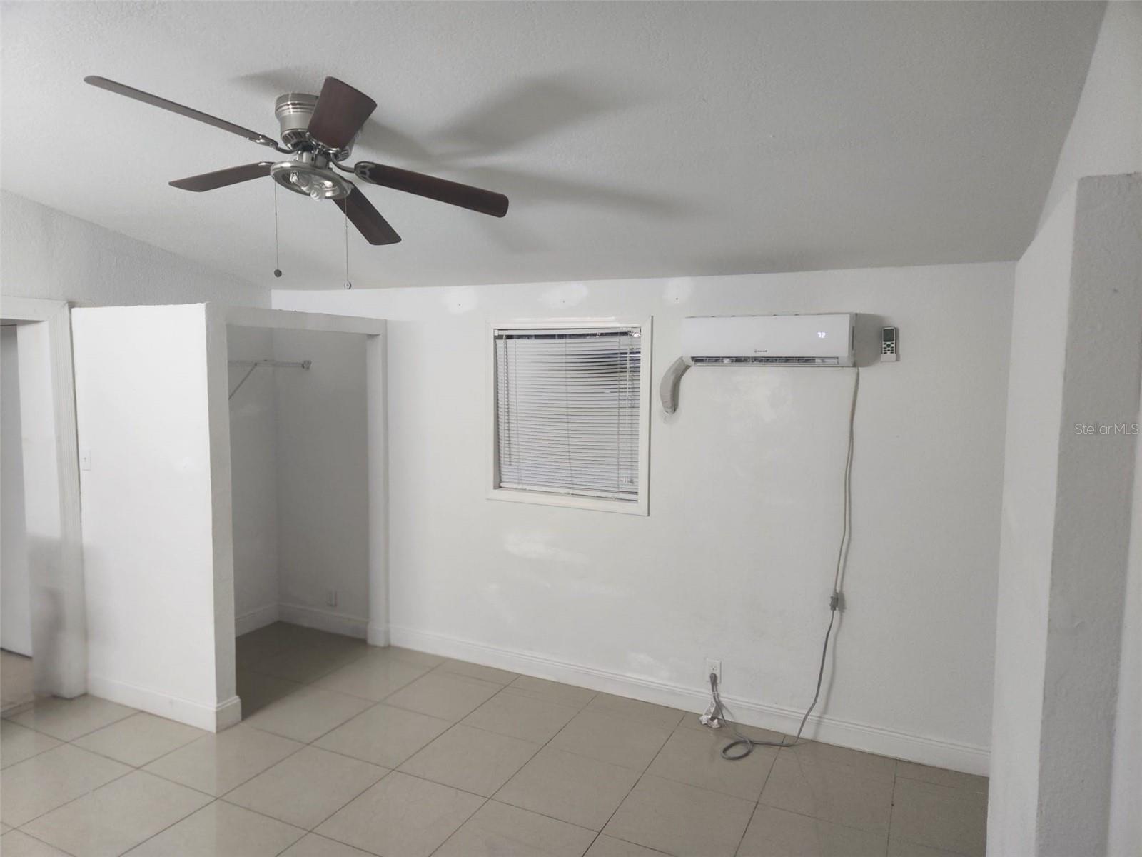 Image 36 of 52 For 8518 Woodlake Drive