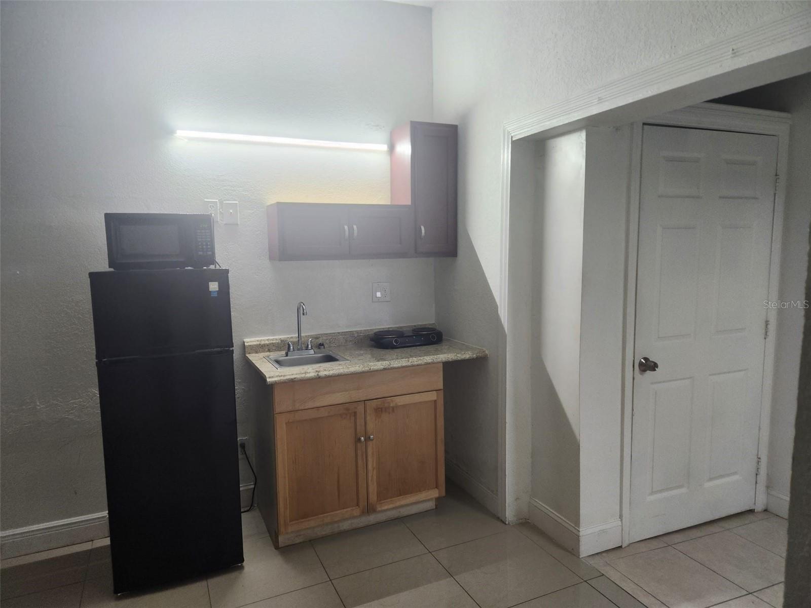 Image 40 of 52 For 8518 Woodlake Drive