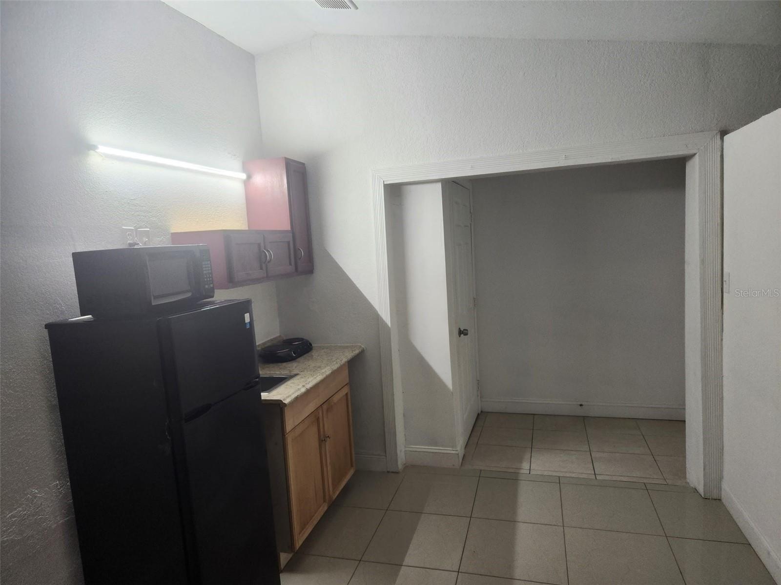 Image 41 of 52 For 8518 Woodlake Drive