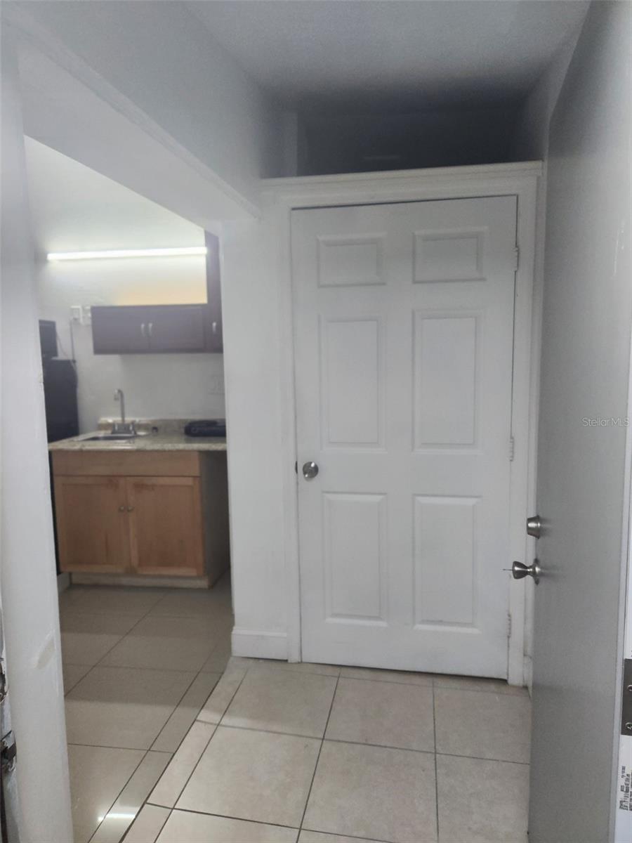 Image 42 of 52 For 8518 Woodlake Drive