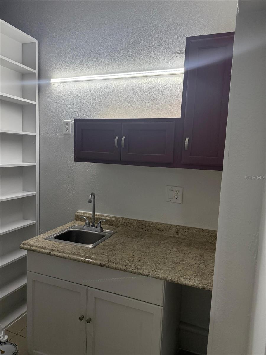 Image 43 of 52 For 8518 Woodlake Drive