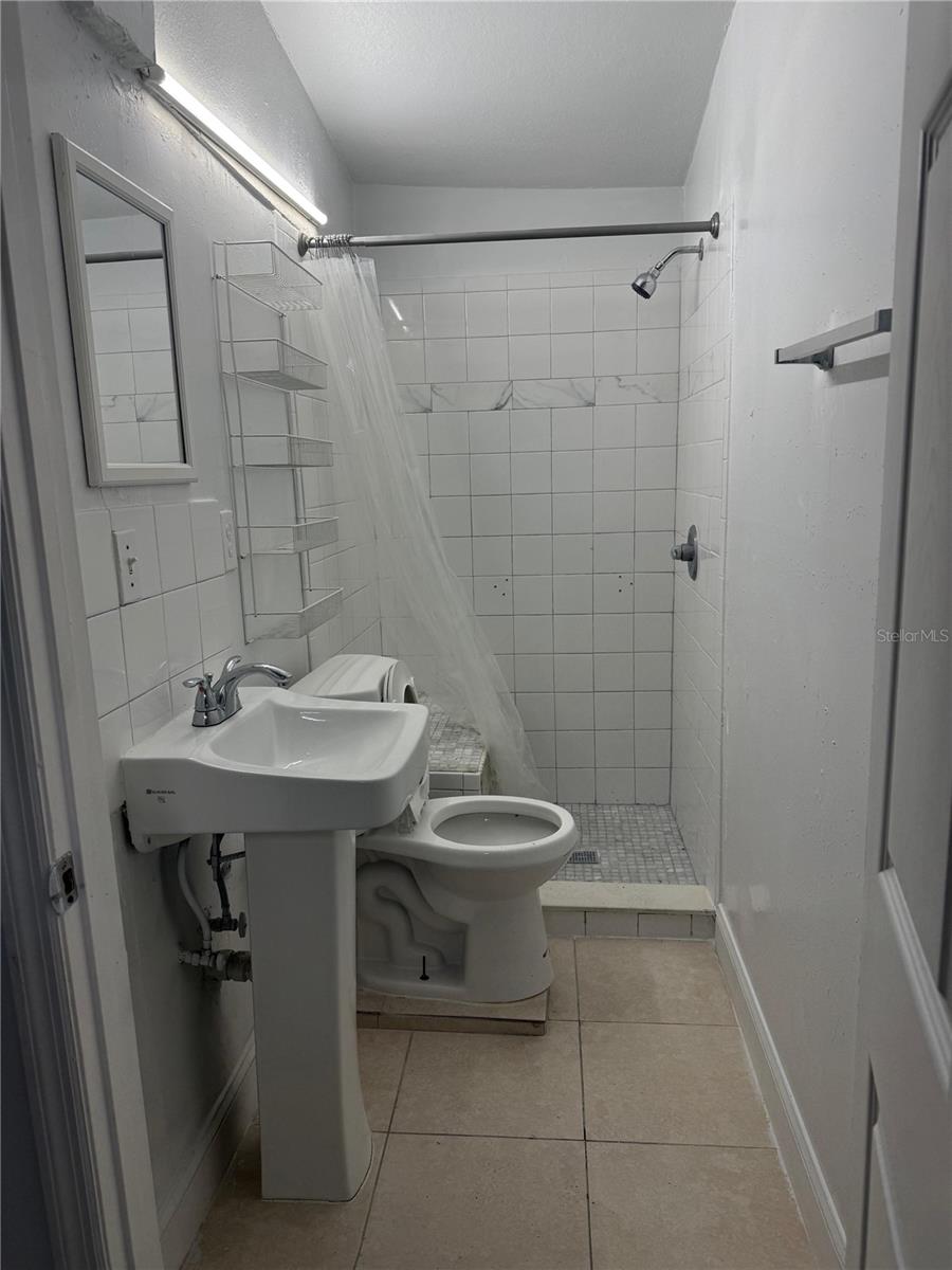 Image 45 of 52 For 8518 Woodlake Drive