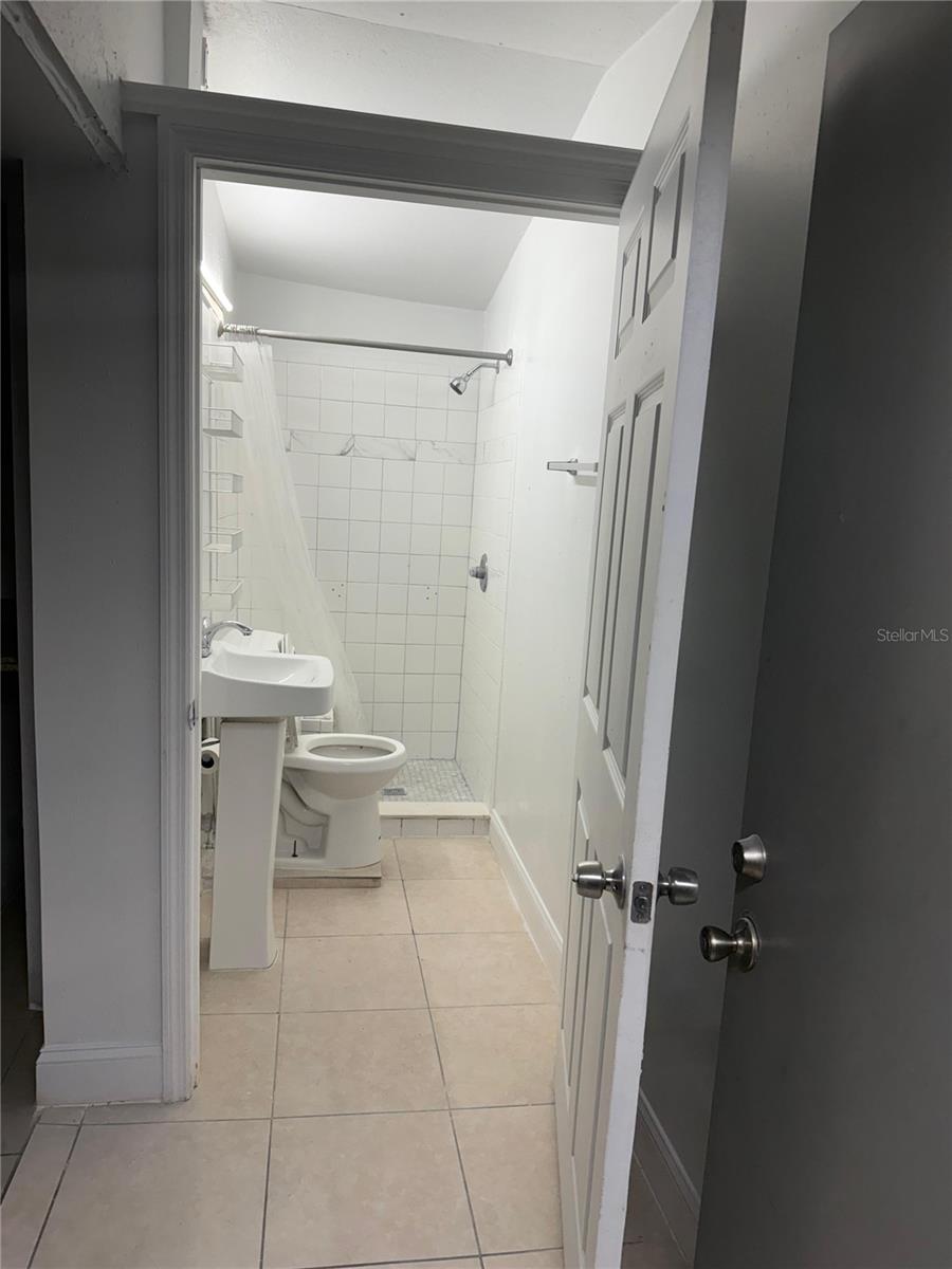 Image 46 of 52 For 8518 Woodlake Drive