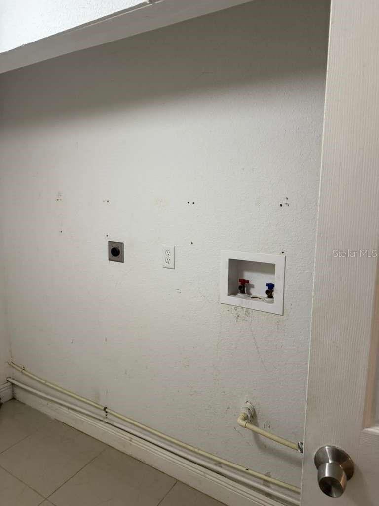 Image 49 of 52 For 8518 Woodlake Drive