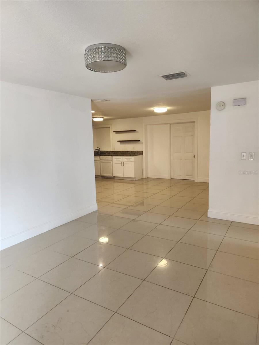 Image 6 of 52 For 8518 Woodlake Drive