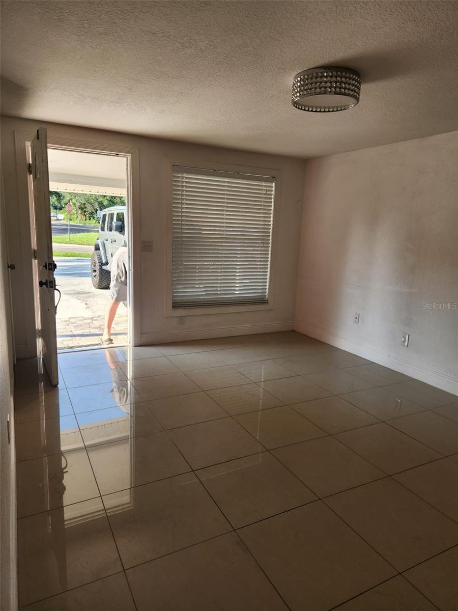 Image 8 of 52 For 8518 Woodlake Drive