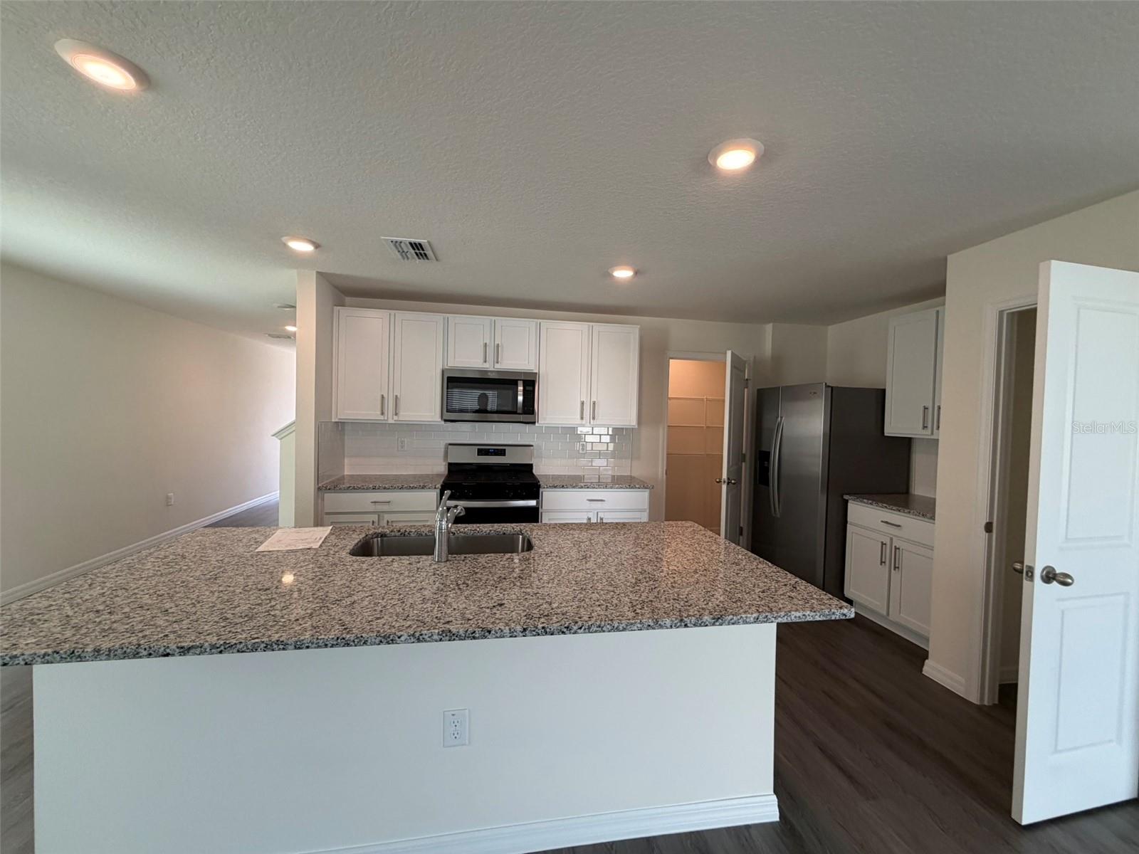 Image 4 of 20 For 35991 Sunflower Hill Drive