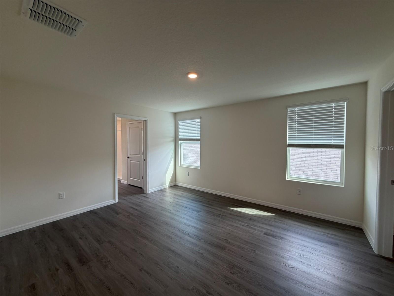 Image 6 of 20 For 35991 Sunflower Hill Drive