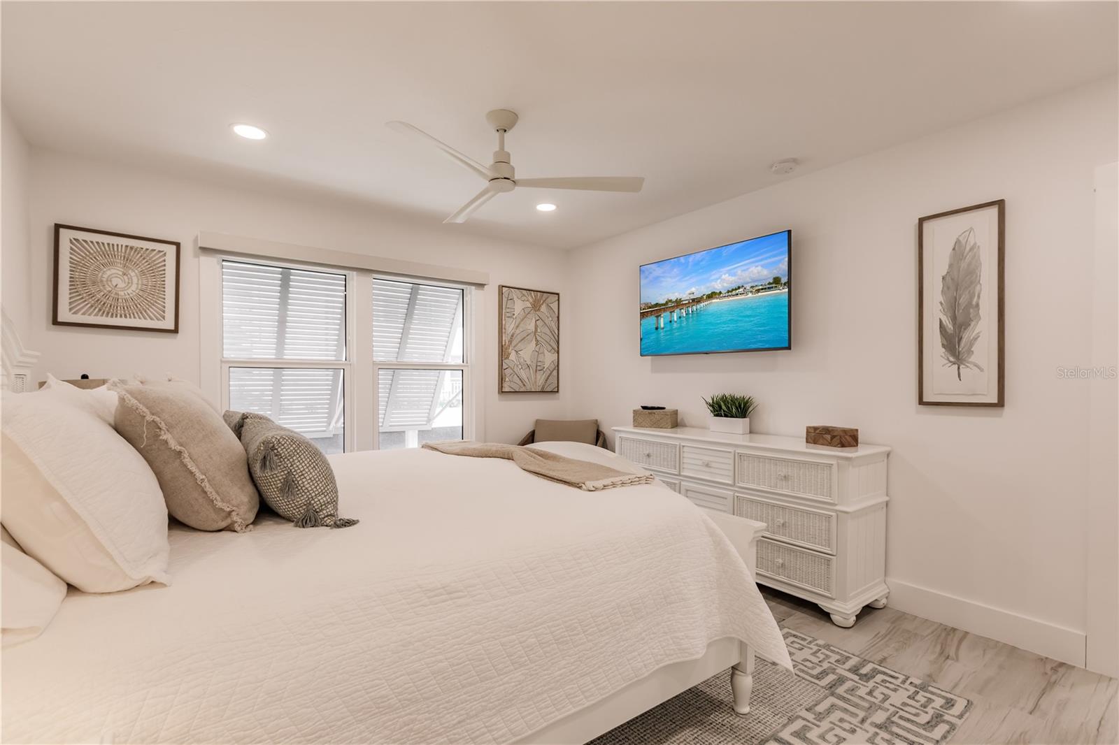 Image 18 of 28 For 6042 Peppertree Way 224b