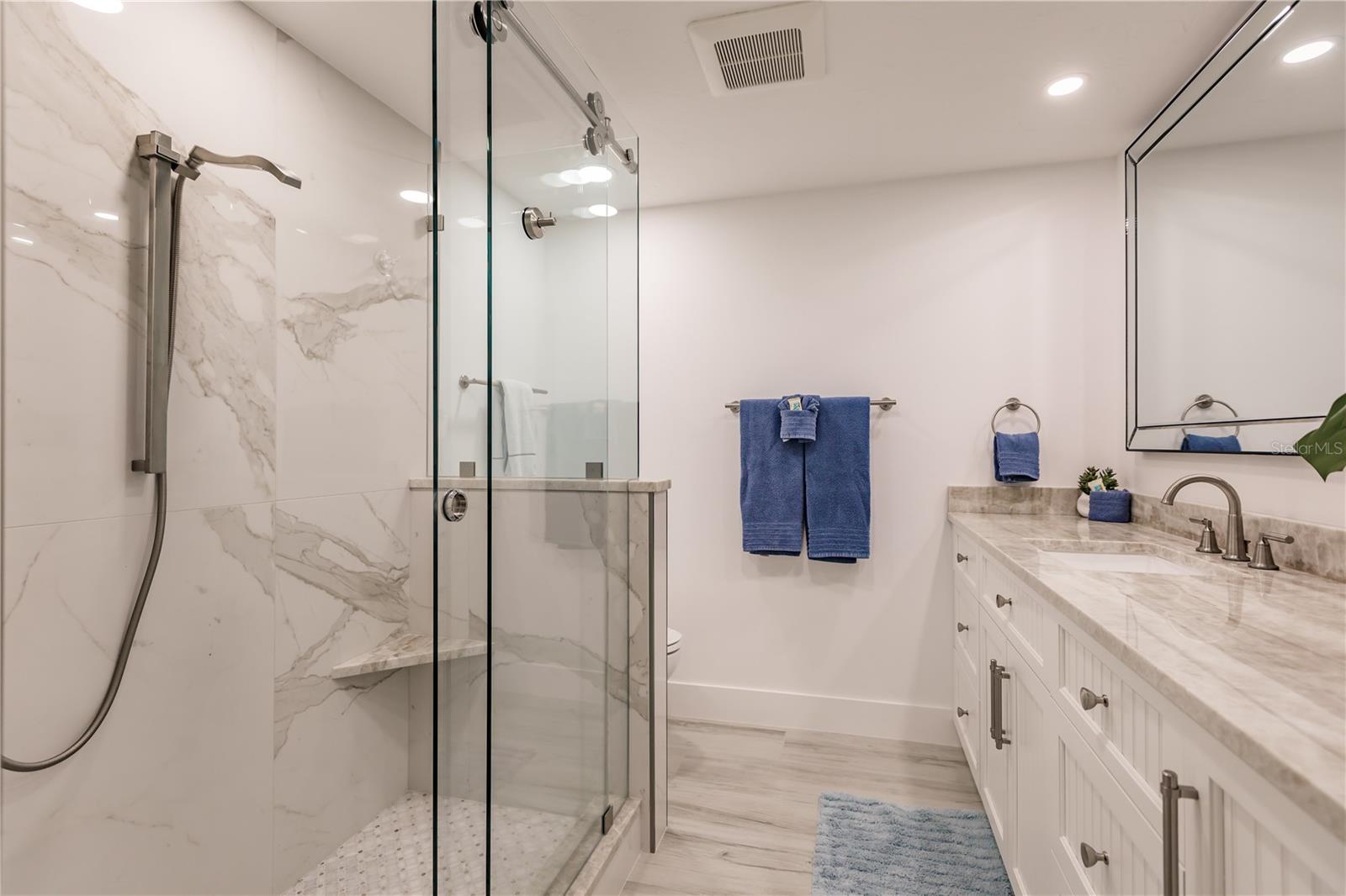 Image 20 of 28 For 6042 Peppertree Way 224b