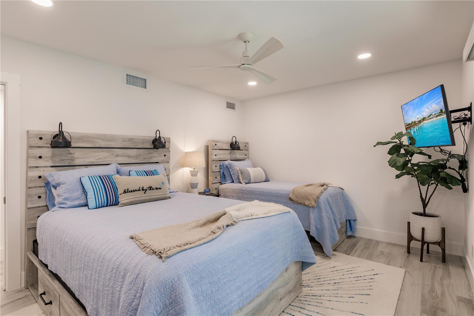 Image 27 of 28 For 6042 Peppertree Way 224b