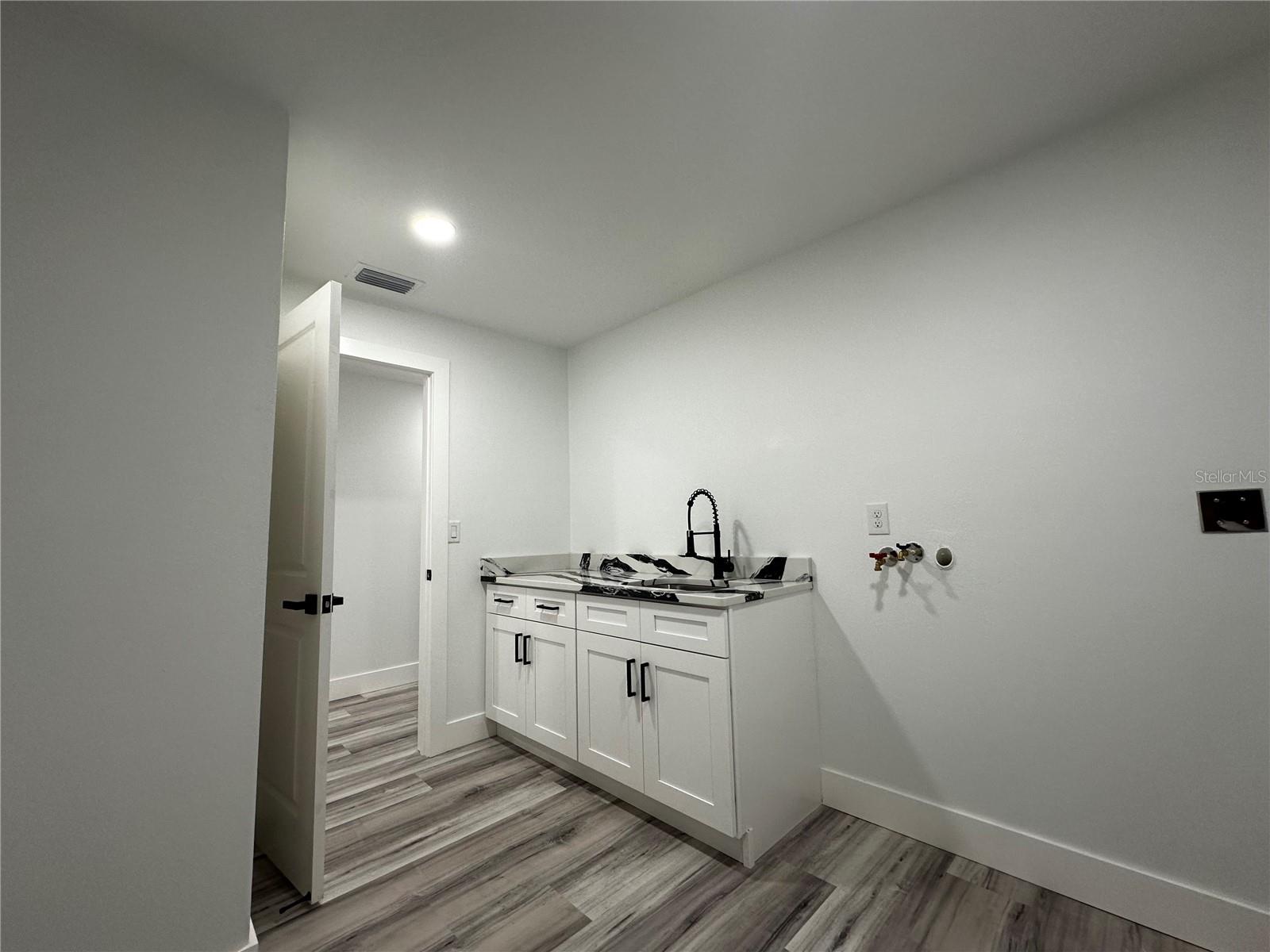 Image 20 of 44 For 5507 Nimitz Road