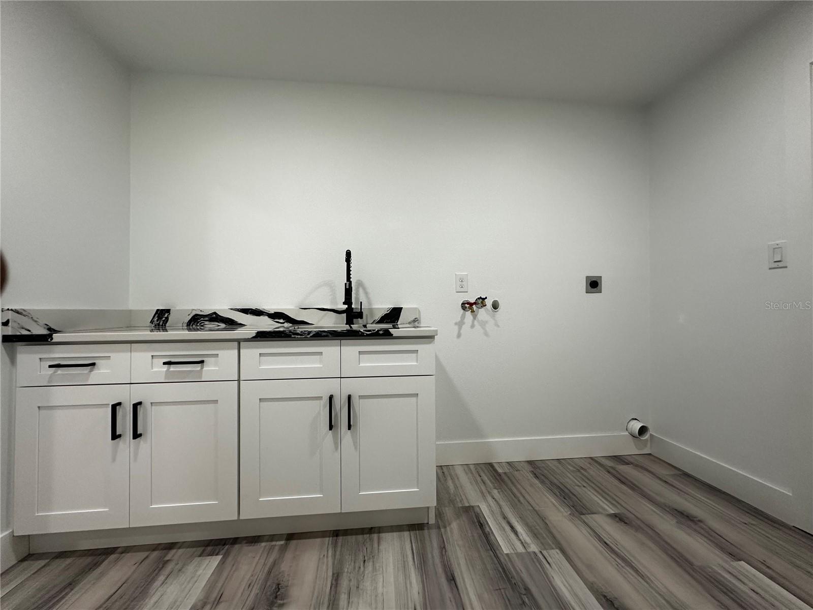 Image 22 of 44 For 5507 Nimitz Road