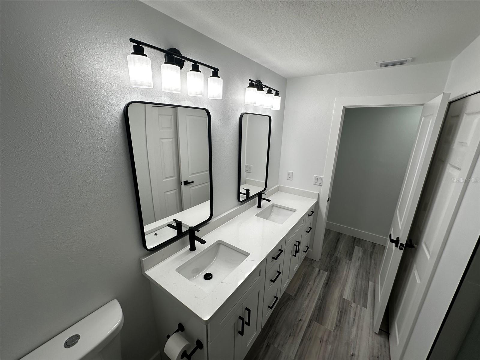 Image 35 of 44 For 5507 Nimitz Road