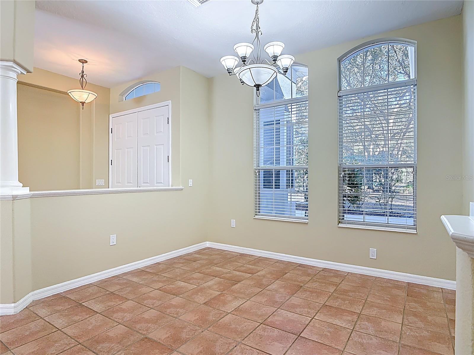 Image 13 of 75 For 949 Hawk Landing