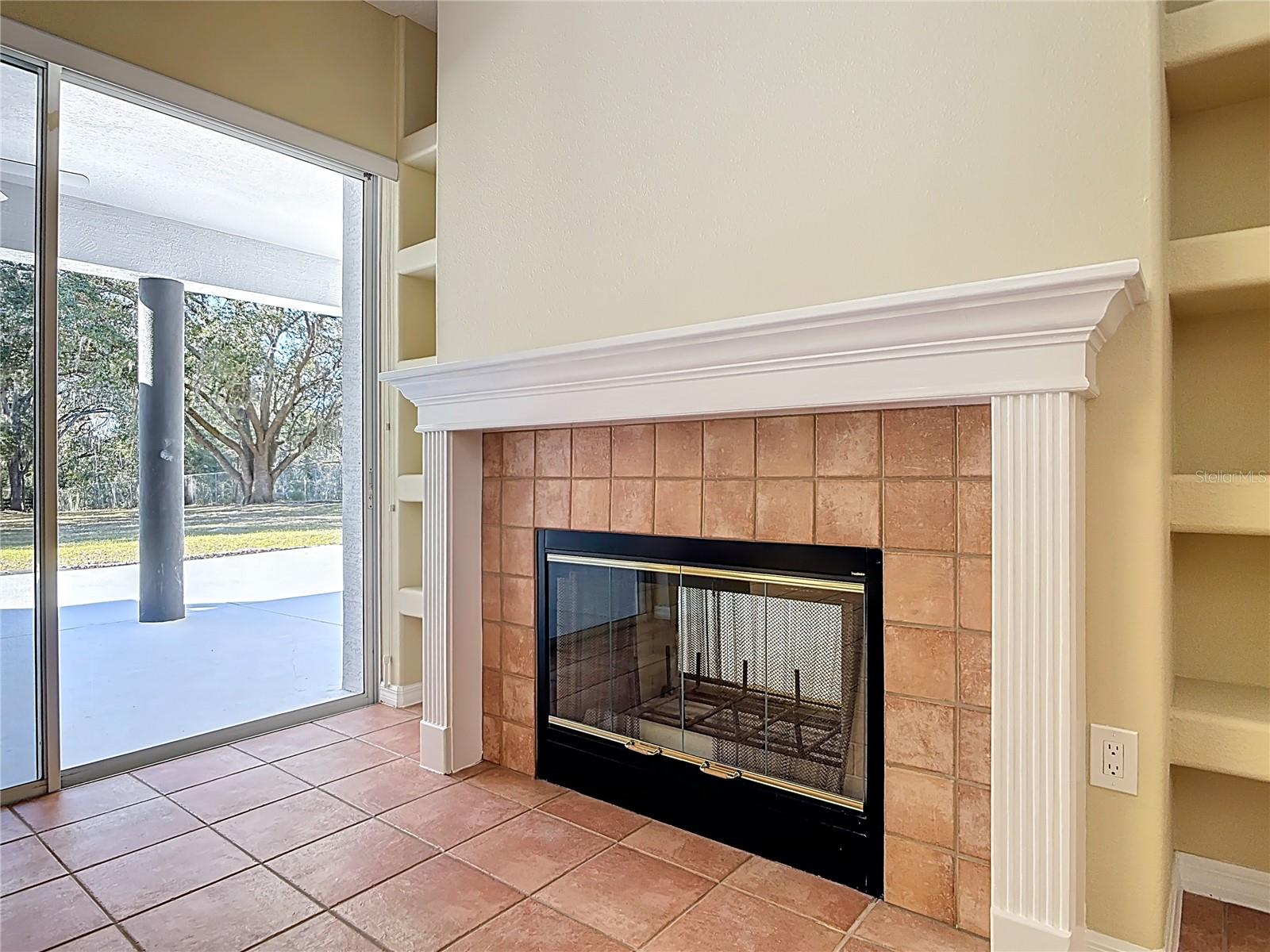 Image 16 of 75 For 949 Hawk Landing