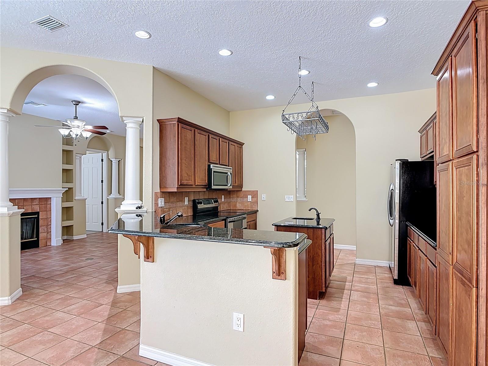 Image 23 of 75 For 949 Hawk Landing