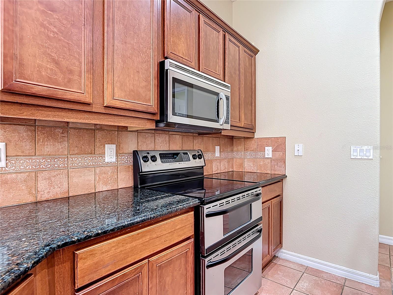 Image 26 of 75 For 949 Hawk Landing