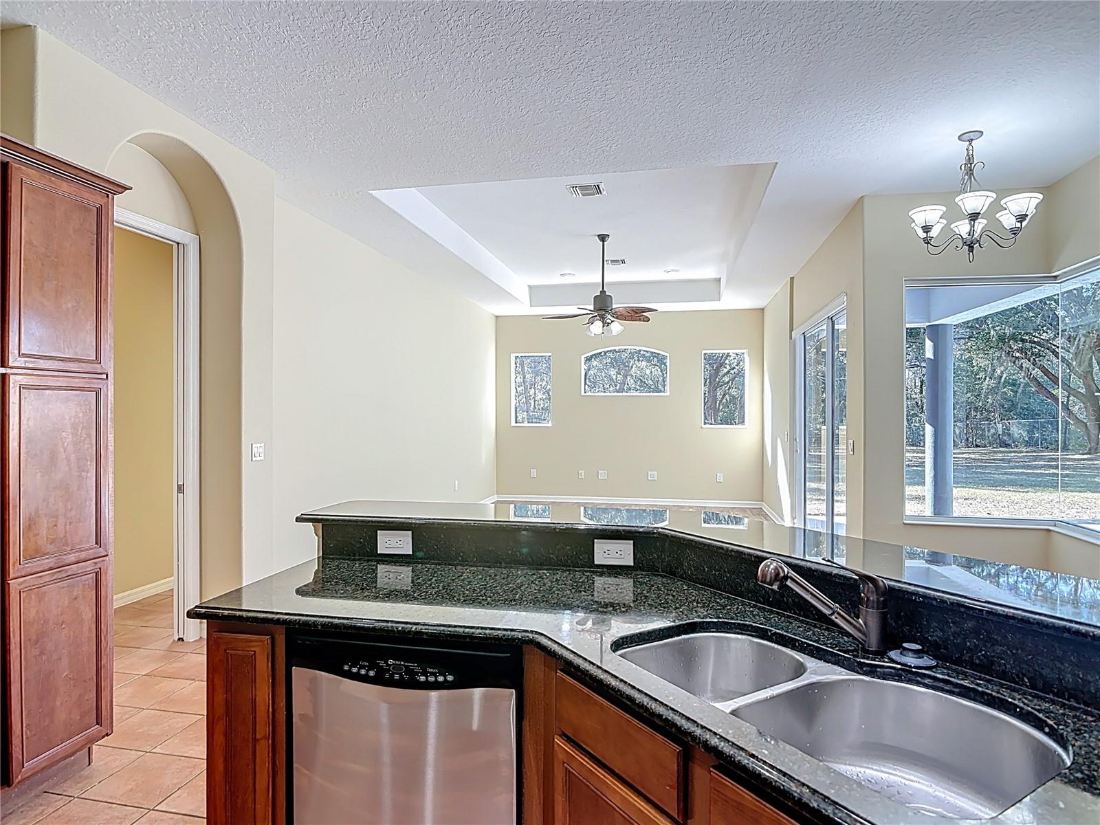 Image 27 of 75 For 949 Hawk Landing