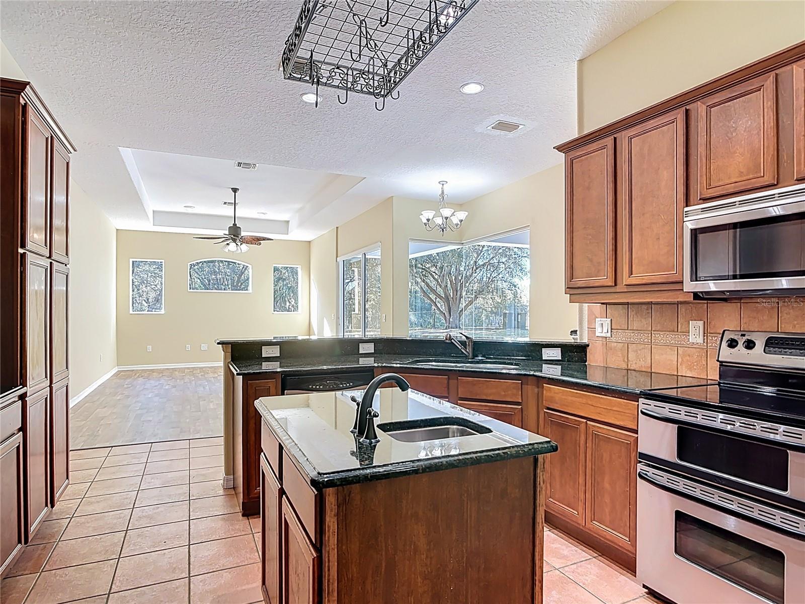 Image 31 of 75 For 949 Hawk Landing